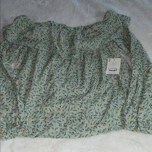 a.n.a. Size S green floral peasant top - NWT